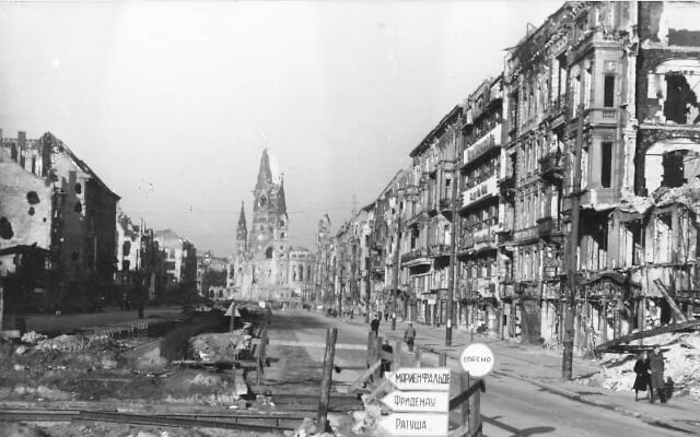 Das zerbombte Berlin am Ende des zweiten Weltkriegs