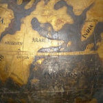 Altertümlicher Globus - Er symbolisiert die Erkenntnis von Galileo Galilei