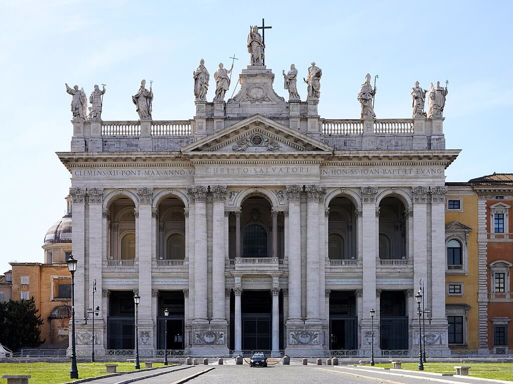 San Giovanni in Laterano - NikonZ7II, CC BY-SA 4.0 <https://creativecommons.org/licenses/by-sa/4.0>, via Wikimedia Commons San Giovanni in Laterano