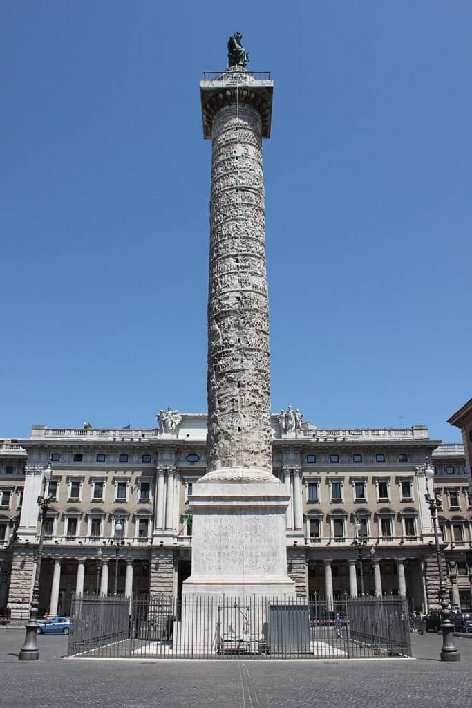 Säule des Mark Aurel - Marco Assini from Italia, CC BY-SA 2.0, via Wikimedia Commons Säule des Mark Aurel